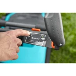 Gardena Akku-Rasenmäher Set PowerMax Li-40/37 Inkl. Akku Und Ladegerät 22 Gardena Akku-Rasenmäher Set PowerMax Li-40/37 Inkl. Akku Und Ladegerät -Einhell Garten Geschaft 31 3050 4078500031097 pt08